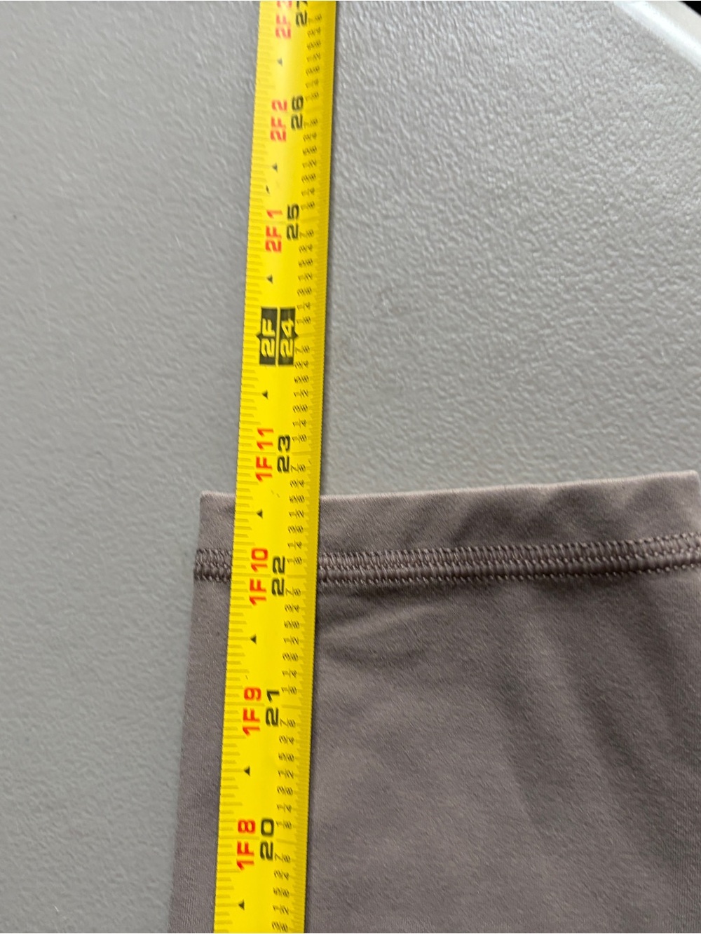 Athleta Taupe Salutation Stash Cinch 7/8 Leggings - Picture 5 of 7